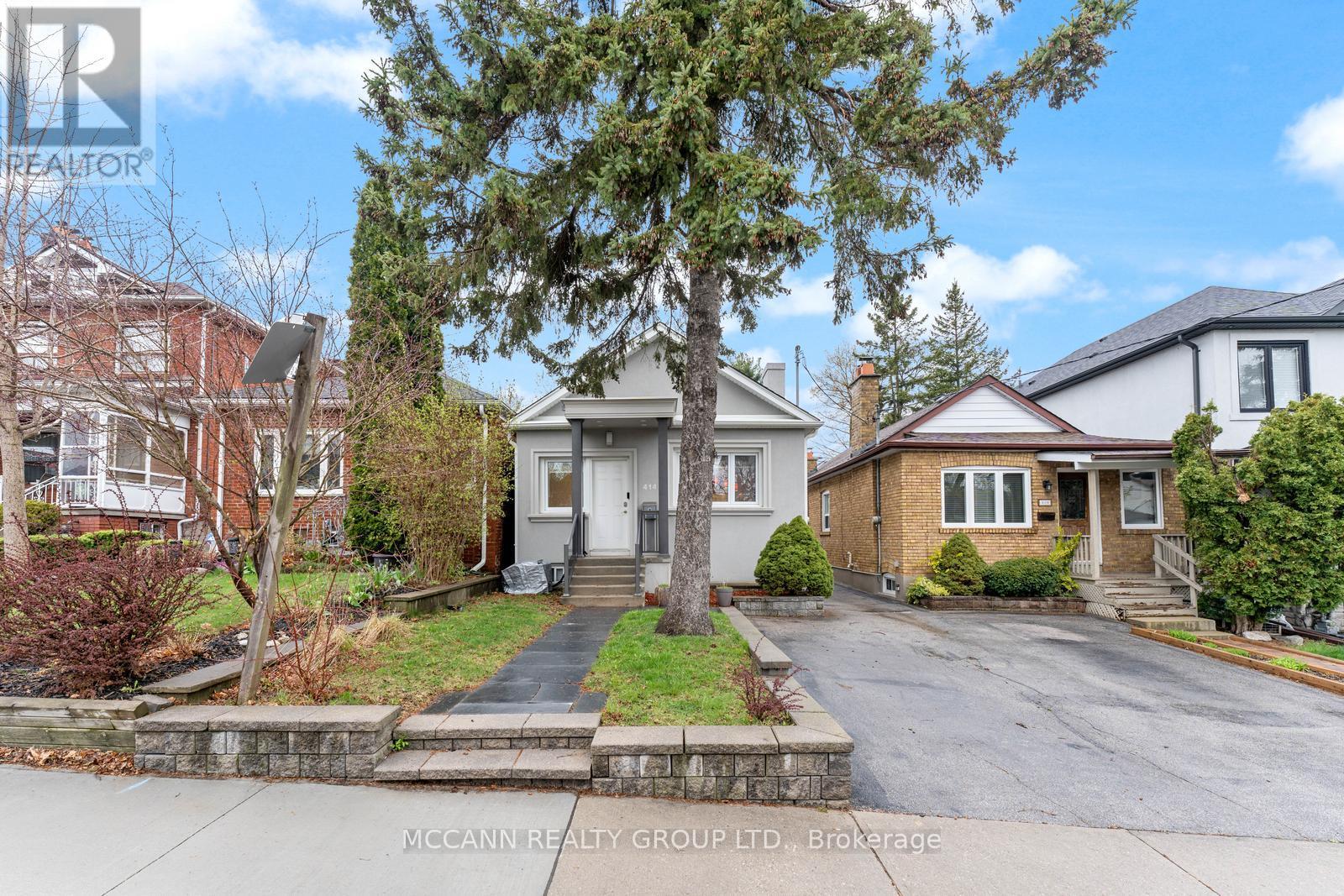 Main - 414 Northcliffe Boulevard, Toronto, Ontario  M6E 3L2 - Photo 7 - C12966800
