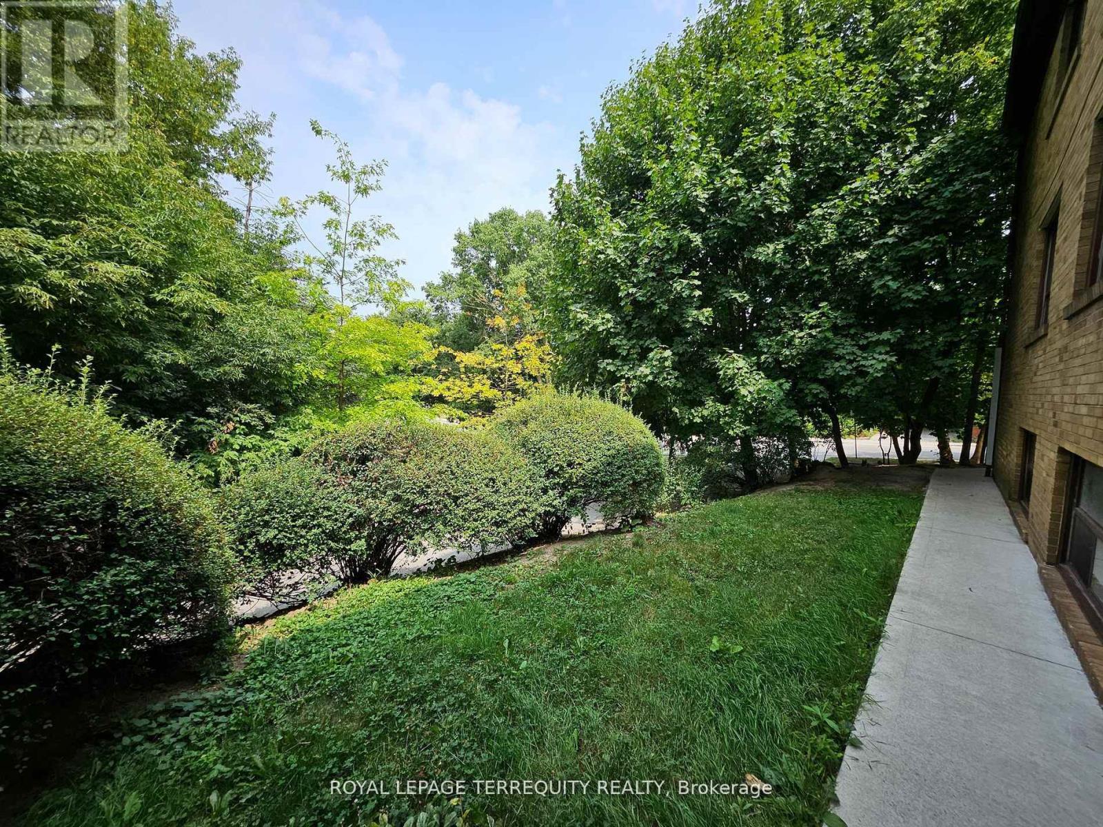 7 - 450 Arlington Avenue, Toronto, Ontario  M6C 3A2 - Photo 4 - C12966824