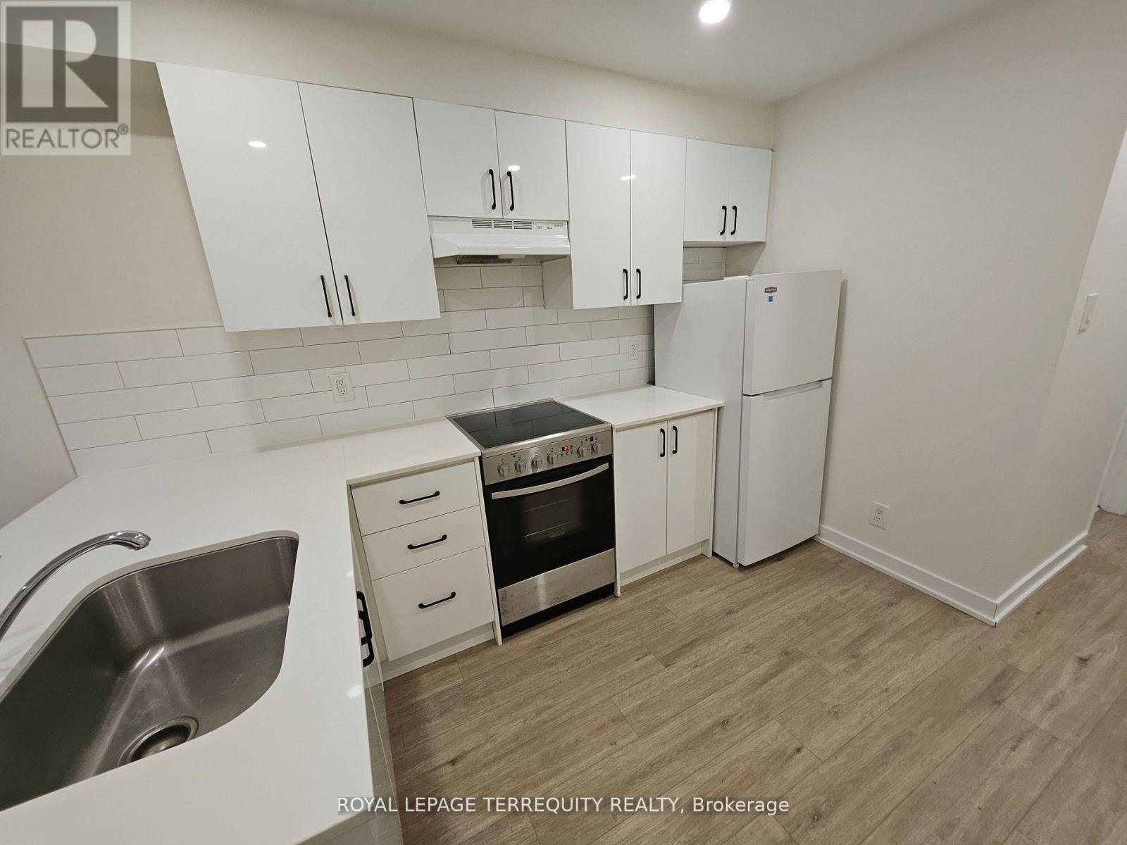 7 - 450 Arlington Avenue, Toronto, Ontario  M6C 3A2 - Photo 9 - C12966824