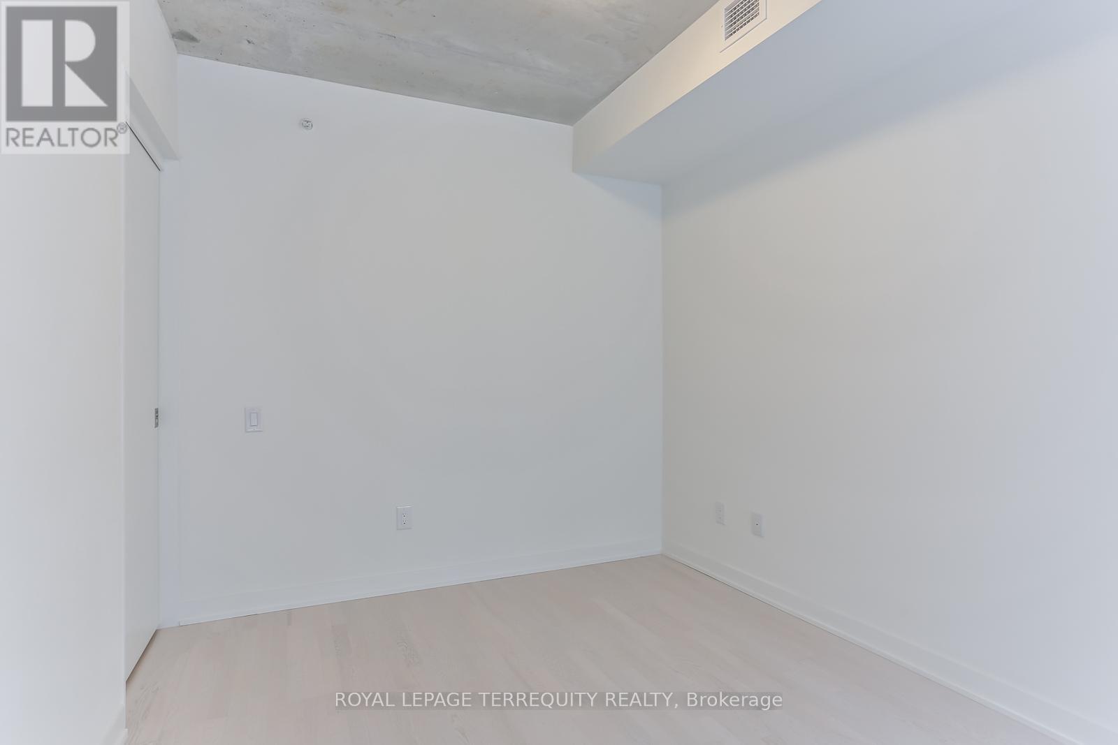 215 - 629 King Street W, Toronto, Ontario M5V 0G9 - Photo 9 - C12966906