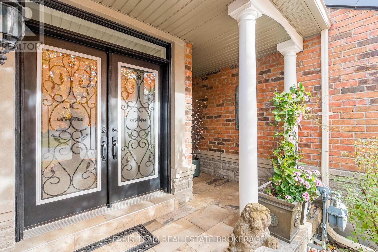 10 Wilton Trail, Aurora, Ontario  L4G 7S9 - Photo 5 - N12737302