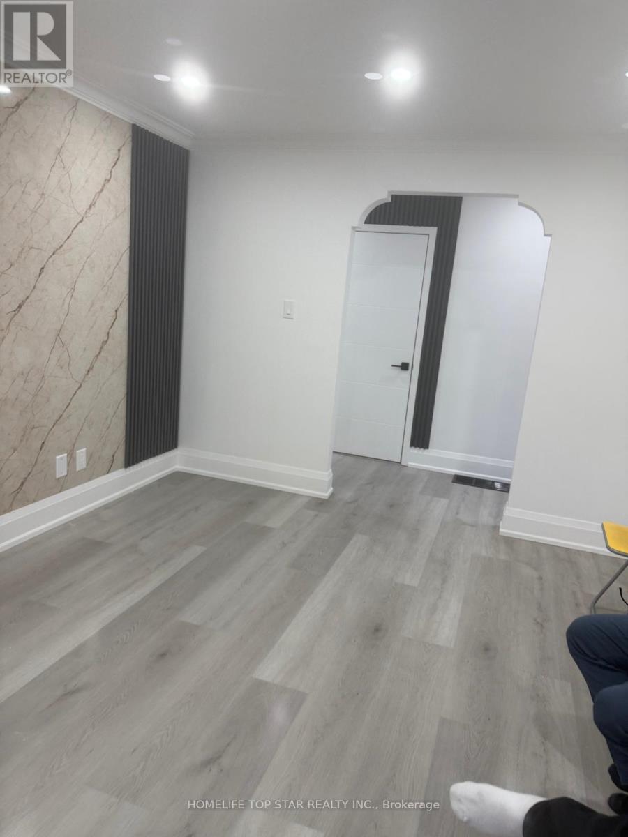 Main - 25 Mackinac Crescent, Toronto, Ontario  M1J 1P8 - Photo 3 - E12966792