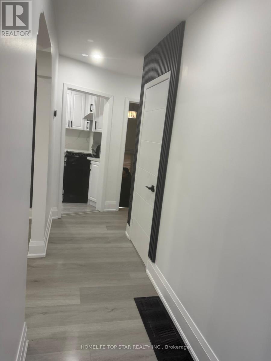 Main - 25 Mackinac Crescent, Toronto, Ontario  M1J 1P8 - Photo 4 - E12966792