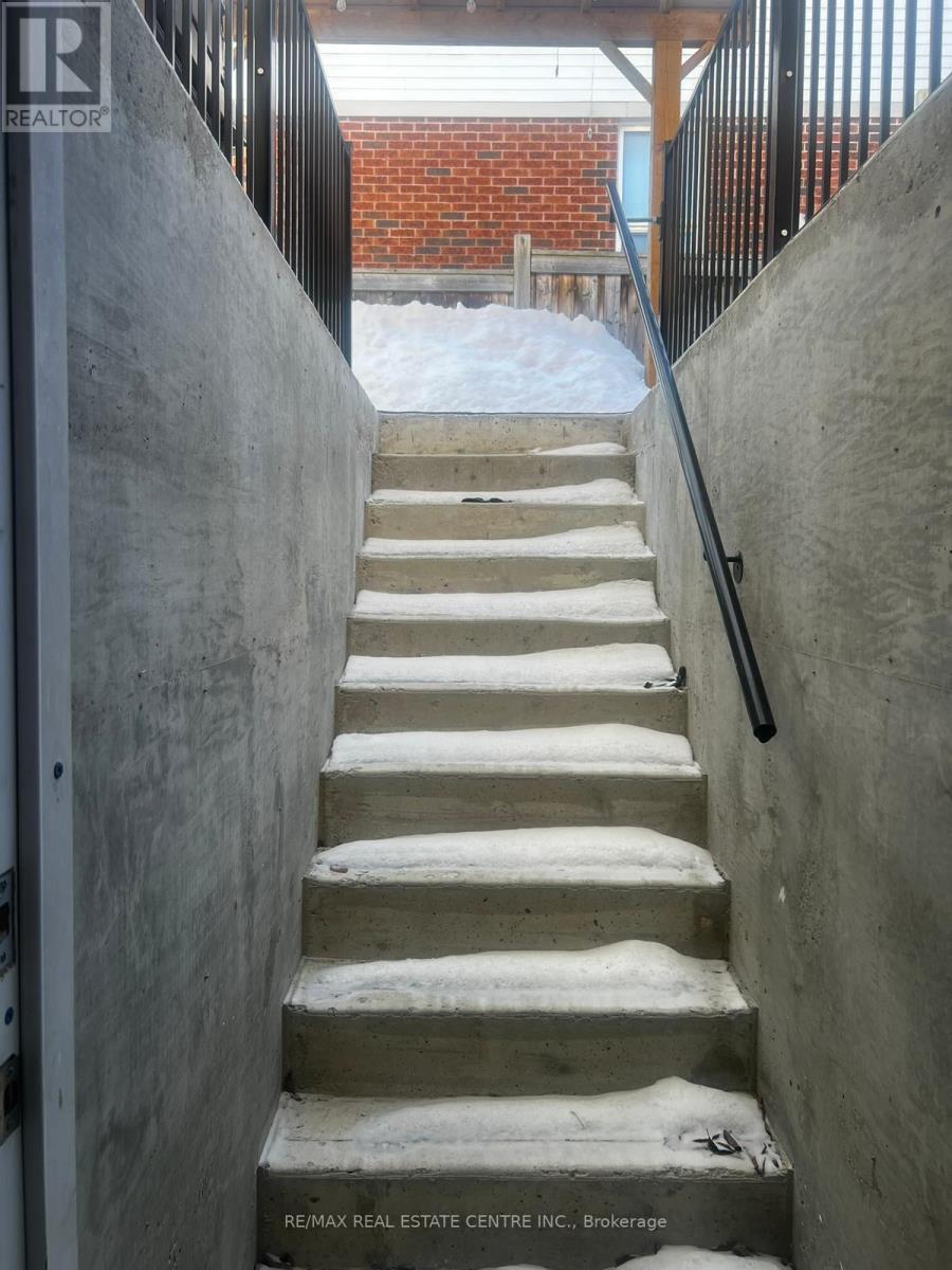 1870 Esterbrook Drive, Oshawa, Ontario  L1K 0G9 - Photo 4 - E12966806