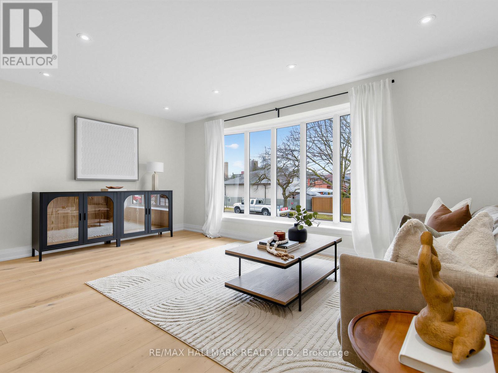 28 Munford Crescent, Toronto, Ontario  M4B 1C1 - Photo 11 - E12966944