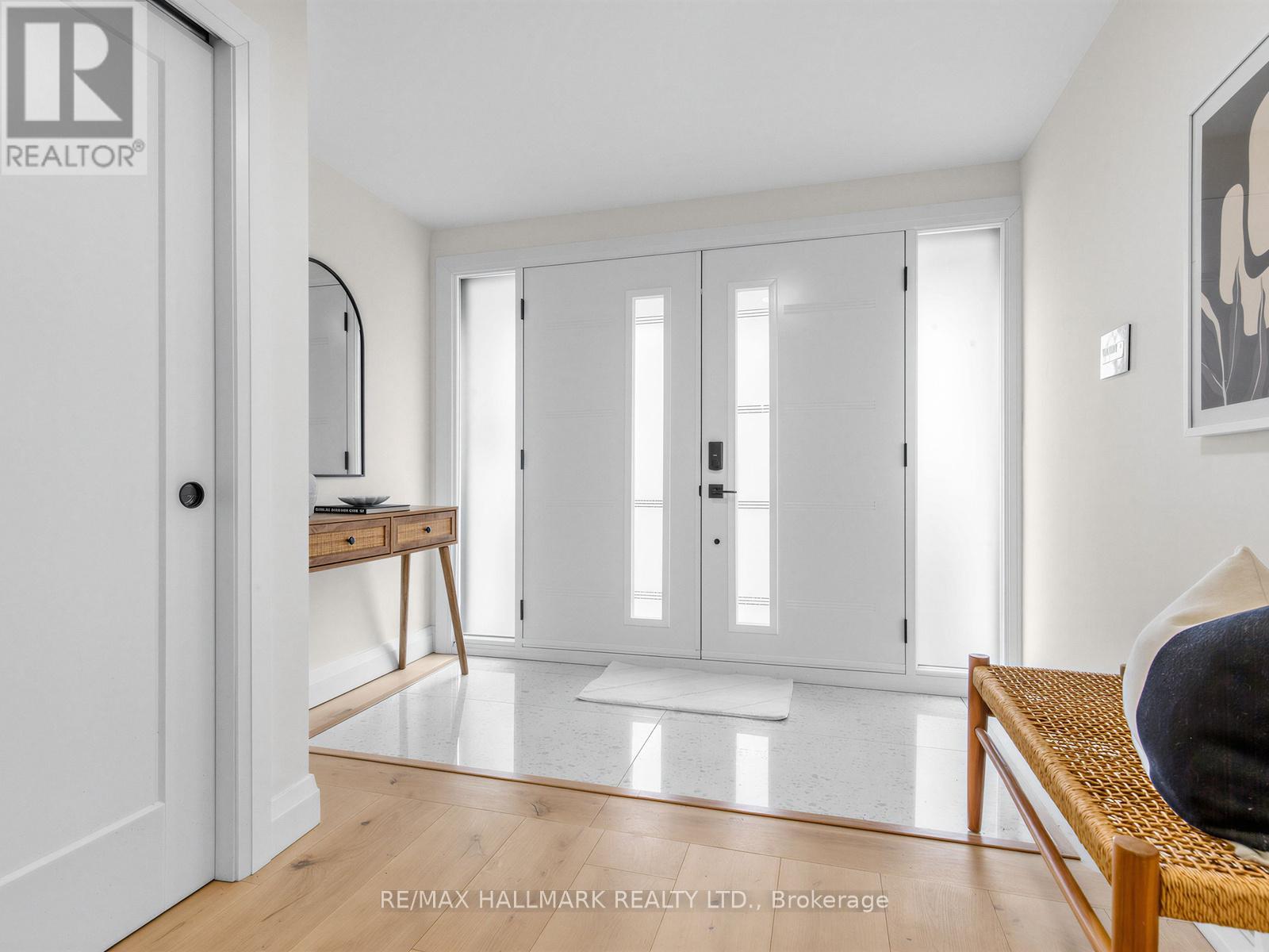 28 Munford Crescent, Toronto, Ontario  M4B 1C1 - Photo 5 - E12966944