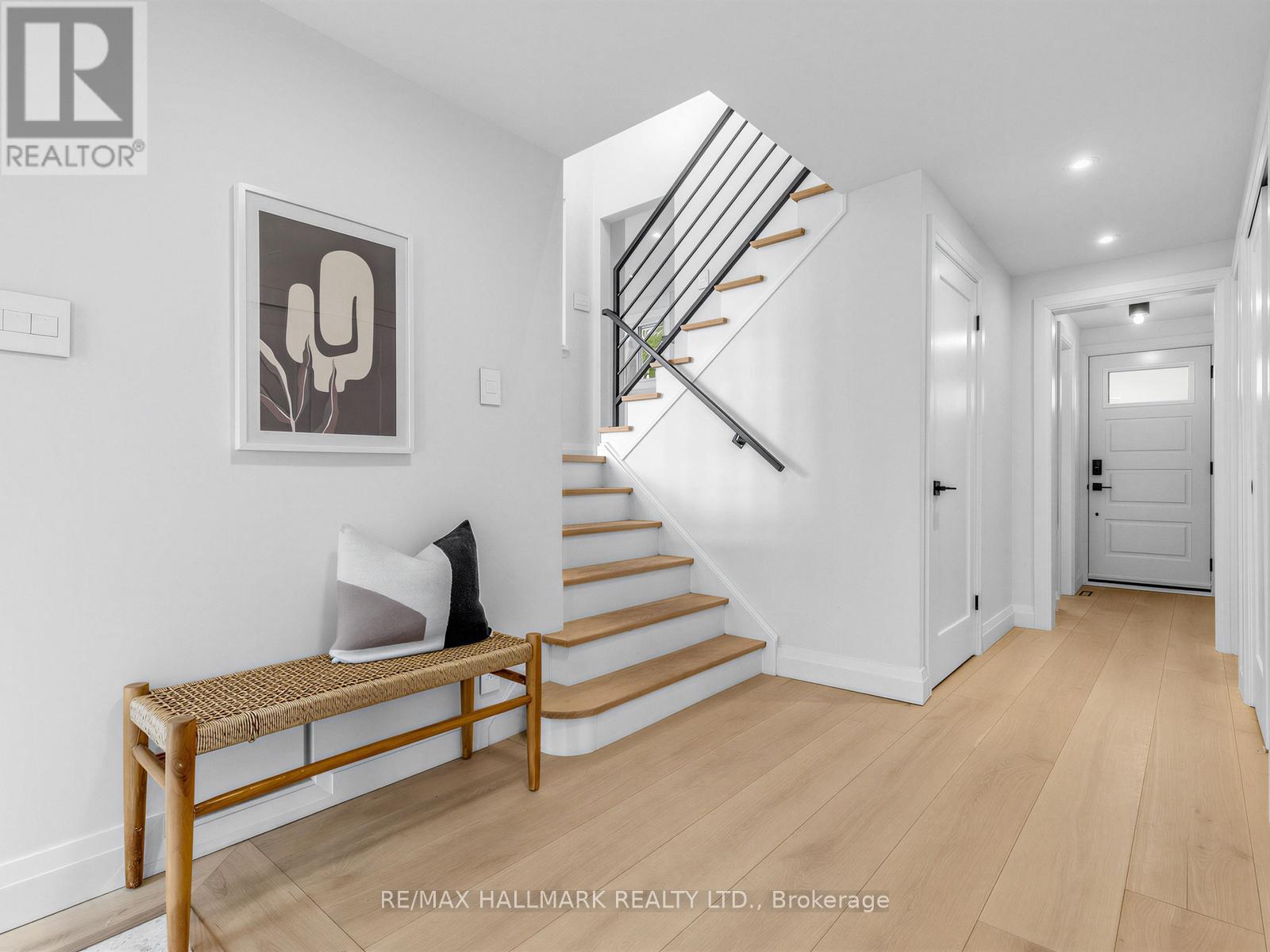 28 Munford Crescent, Toronto, Ontario  M4B 1C1 - Photo 9 - E12966944