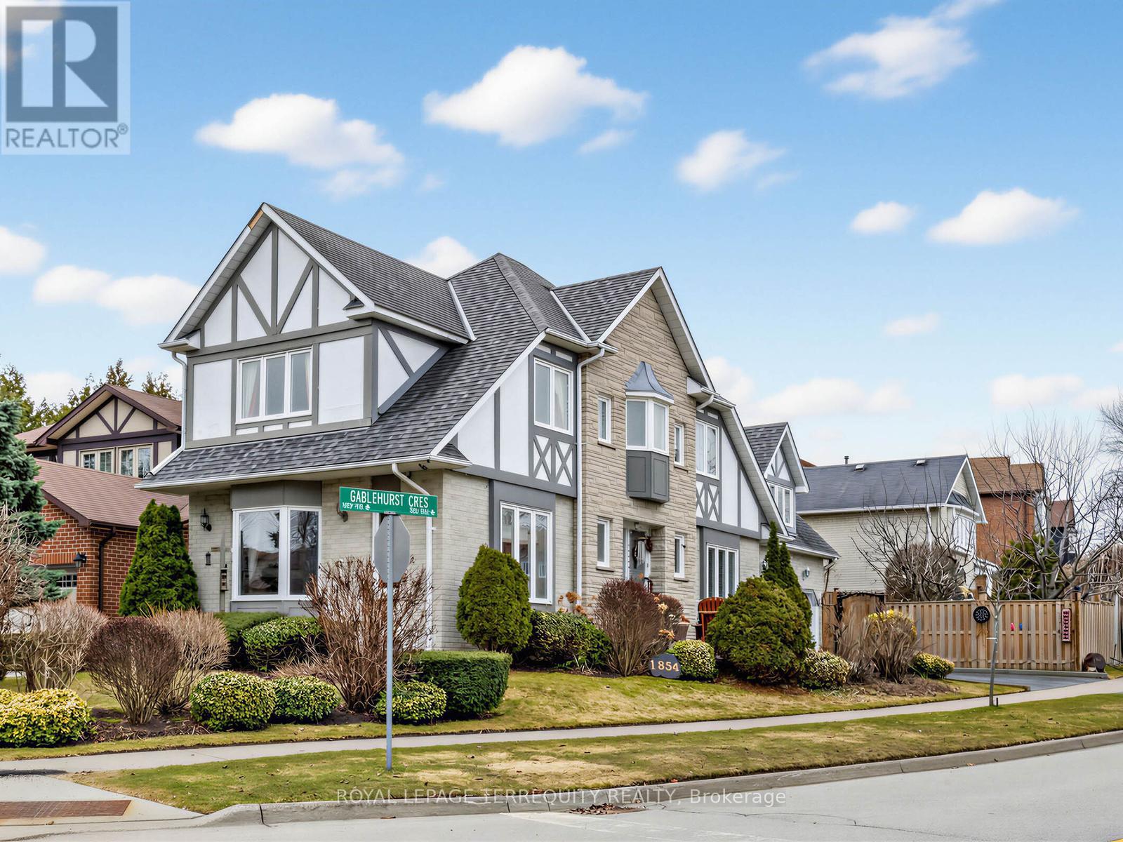 1854 BROOKSHIRE SQUARE, Pickering, Ontario