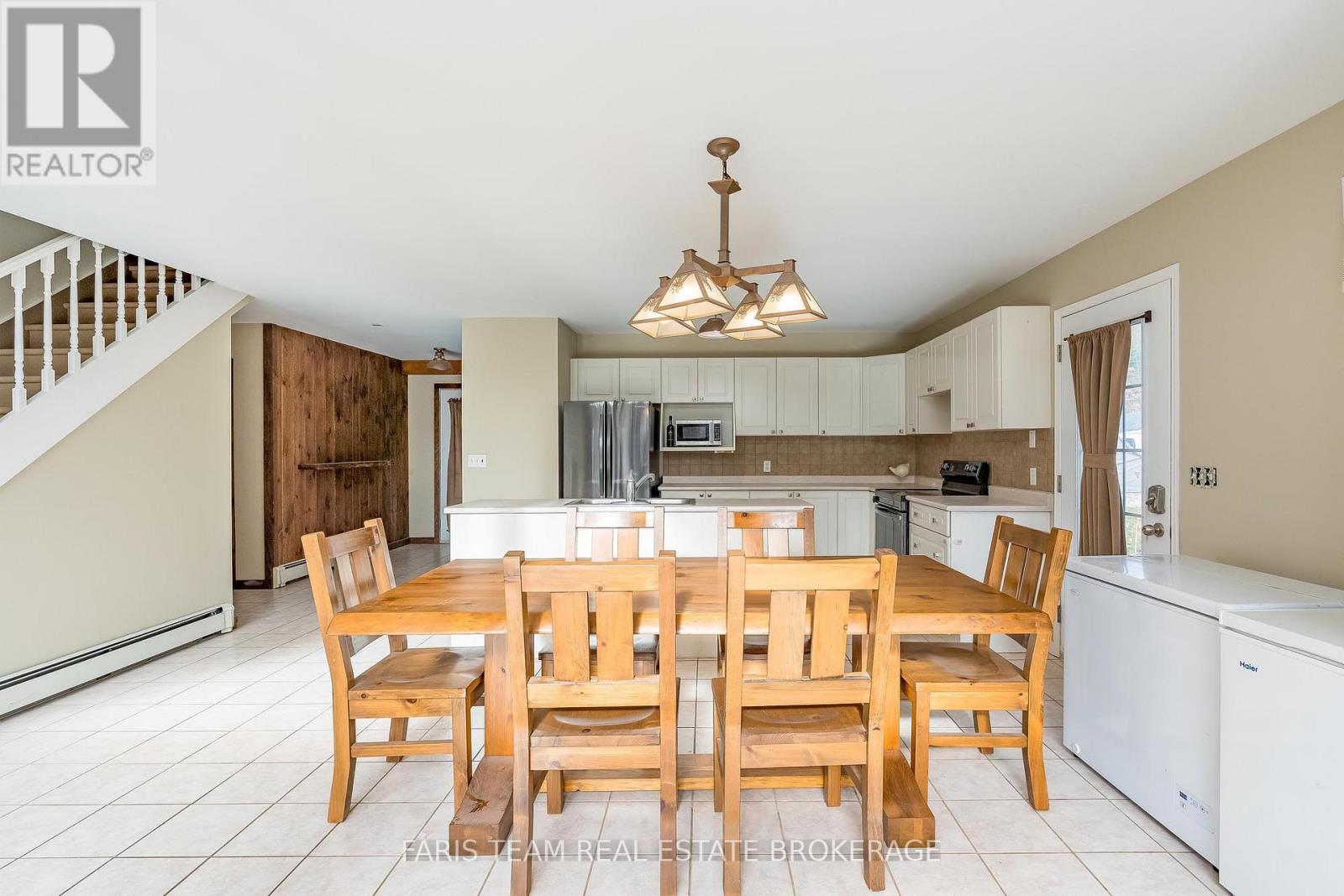 7516 Island Crescent, Ramara, Ontario  L0K 2B0 - Photo 10 - S12574144