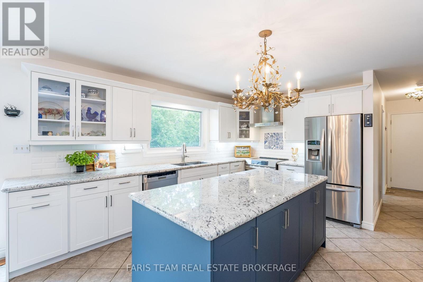 32 Cairns Boulevard, Springwater, Ontario  L9X 0N8 - Photo 5 - S12726960