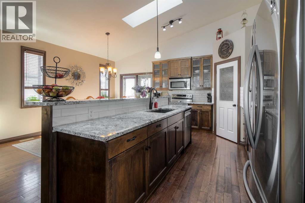 380 Grizzly Crescent N, Lethbridge, Alberta  T1H 4E6 - Photo 4 - A2281077