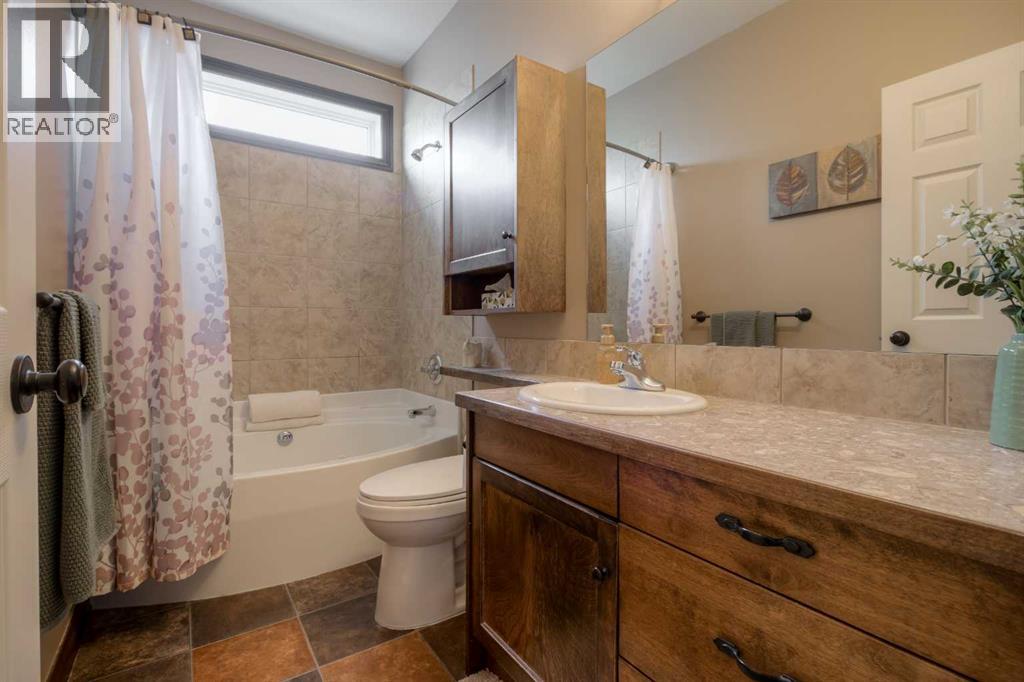 380 Grizzly Crescent N, Lethbridge, Alberta  T1H 4E6 - Photo 22 - A2281077