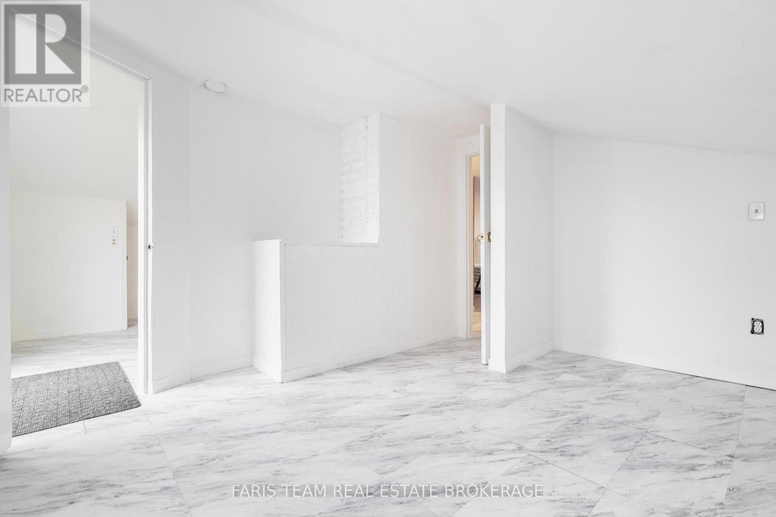 3 Courtland Street, Orillia, Ontario  L3V 1A4 - Photo 23 - S12740528