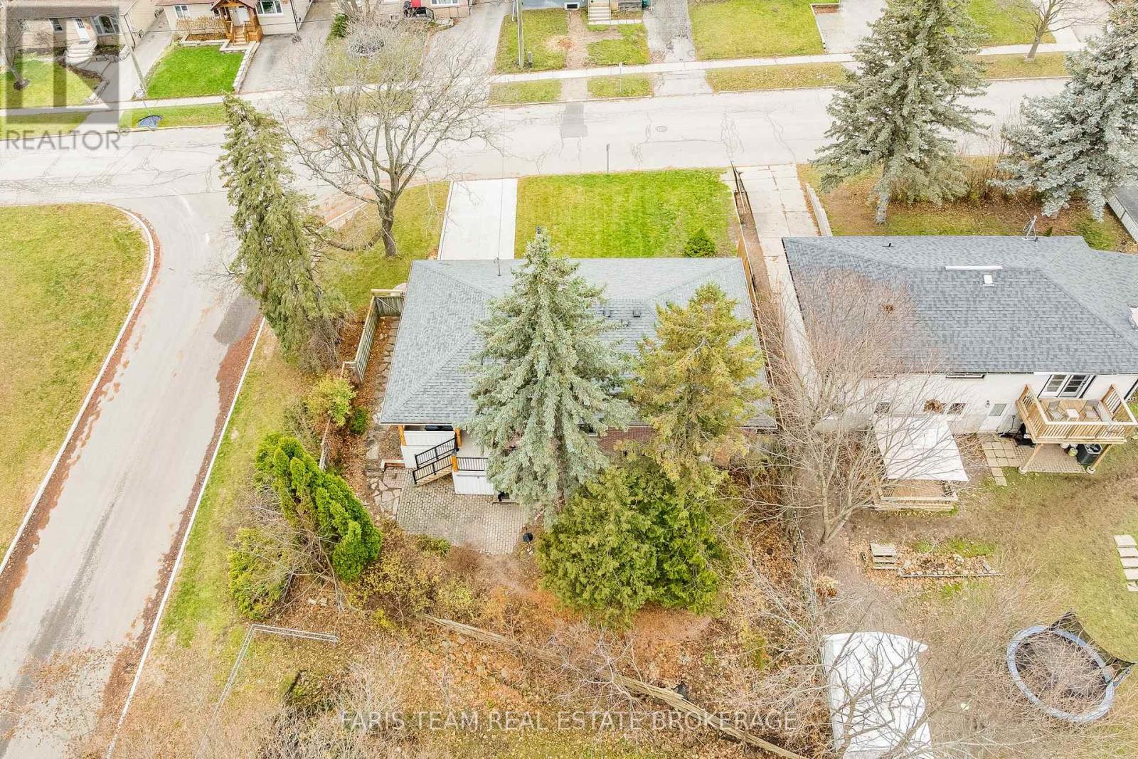 15 Davidson Street, Barrie, Ontario  L4M 3R9 - Photo 34 - S12820166