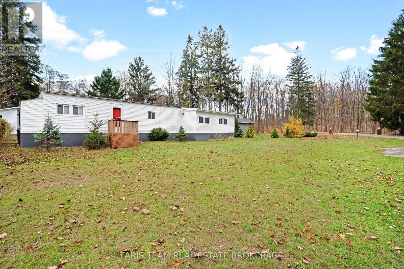 2235 Ron Jones Road E5, Tay, Ontario  L4R 4K3 - Photo 23 - S12952298