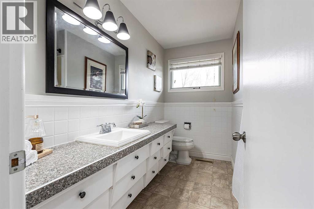 890 Hargrave Way Nw, Medicine Hat, Alberta  T1A 6Y9 - Photo 22 - A2296299