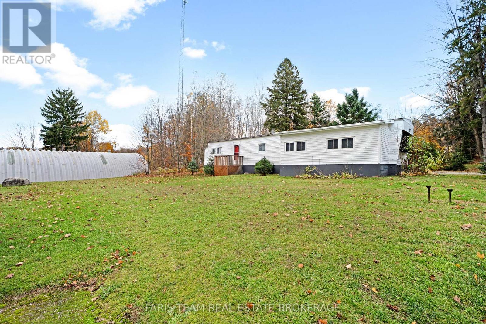 2235 Ron Jones Road E5, Tay, Ontario  L4R 4K3 - Photo 22 - S12952298