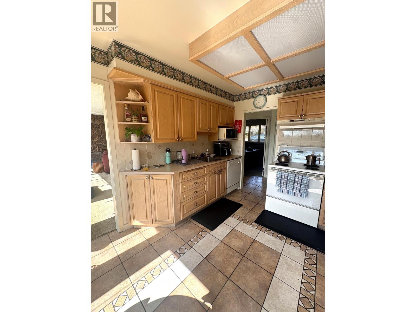 4258 Irmin Street, Burnaby, British Columbia  V5J 1X5 - Photo 2 - R3096872