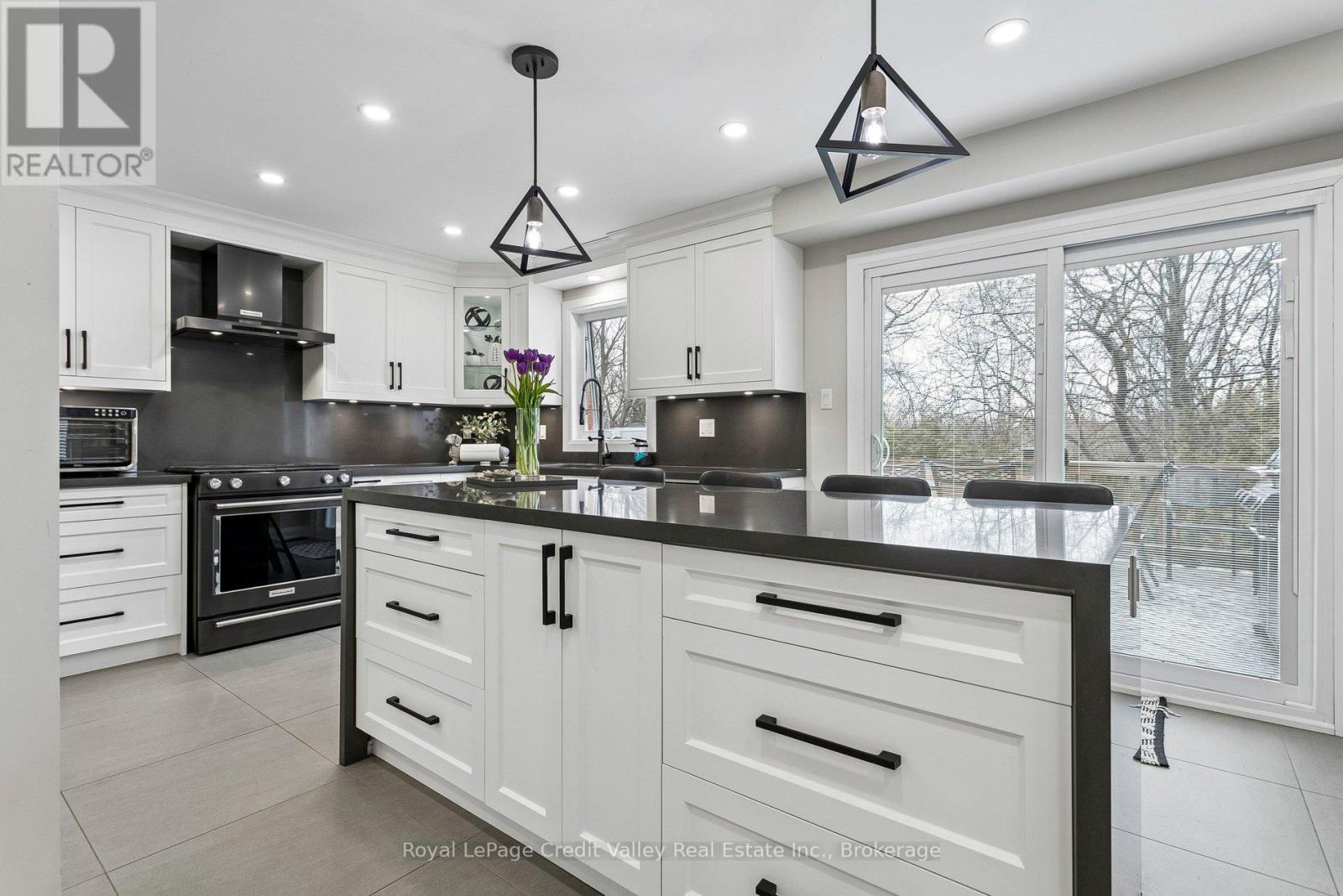 84 Valonia Drive, Brampton, Ontario  L6V 4K1 - Photo 14 - W12966712