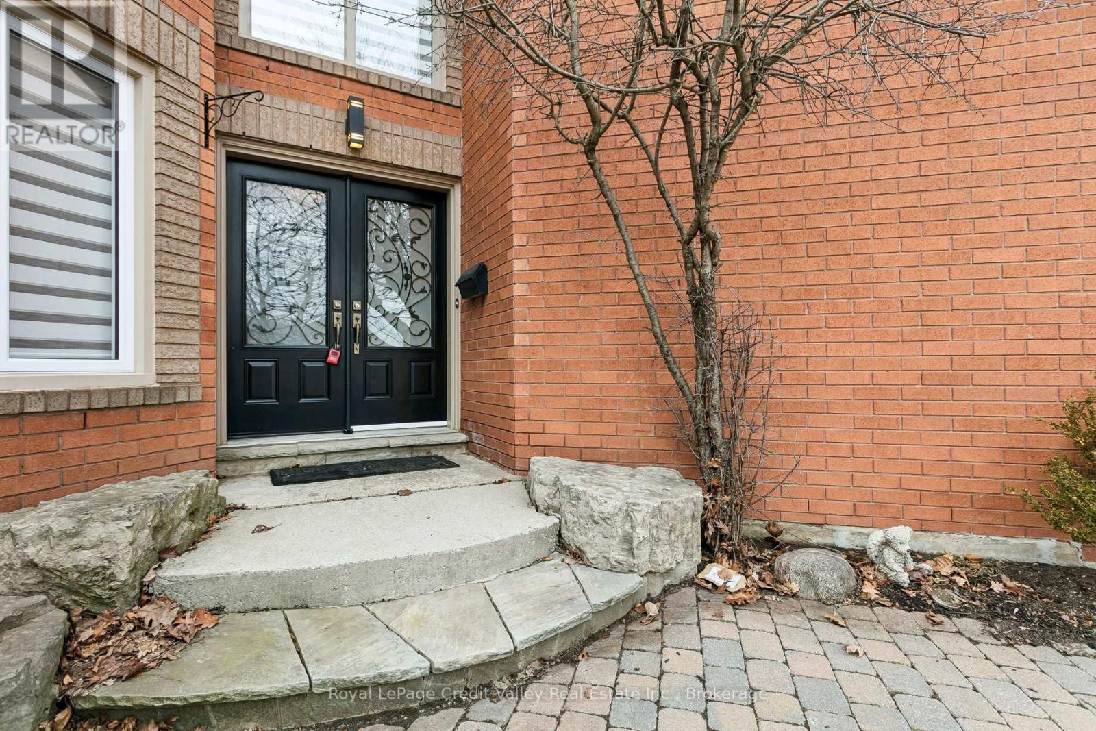 84 Valonia Drive, Brampton, Ontario  L6V 4K1 - Photo 2 - W12966712