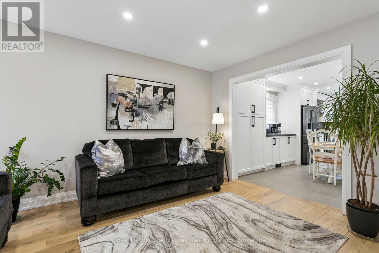 84 Valonia Drive, Brampton, Ontario  L6V 4K1 - Photo 4 - W12966712