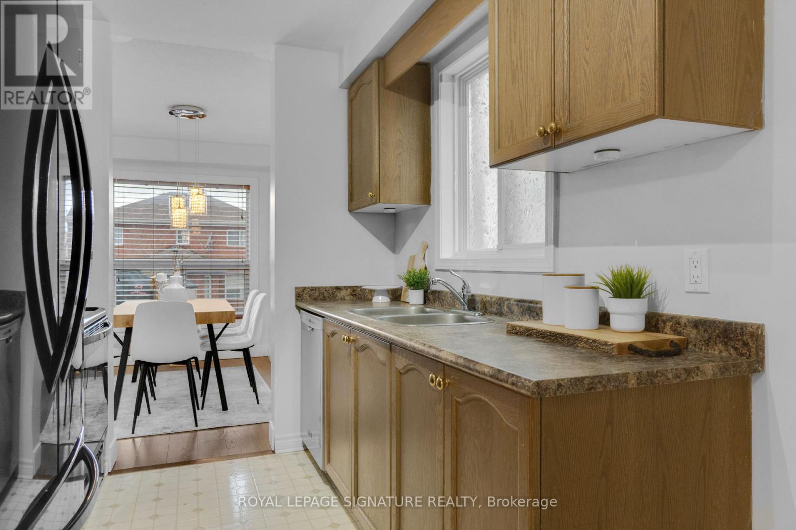 37 Wrendale Crescent, Georgina, Ontario  L4P 4C4 - Photo 15 - N12966790