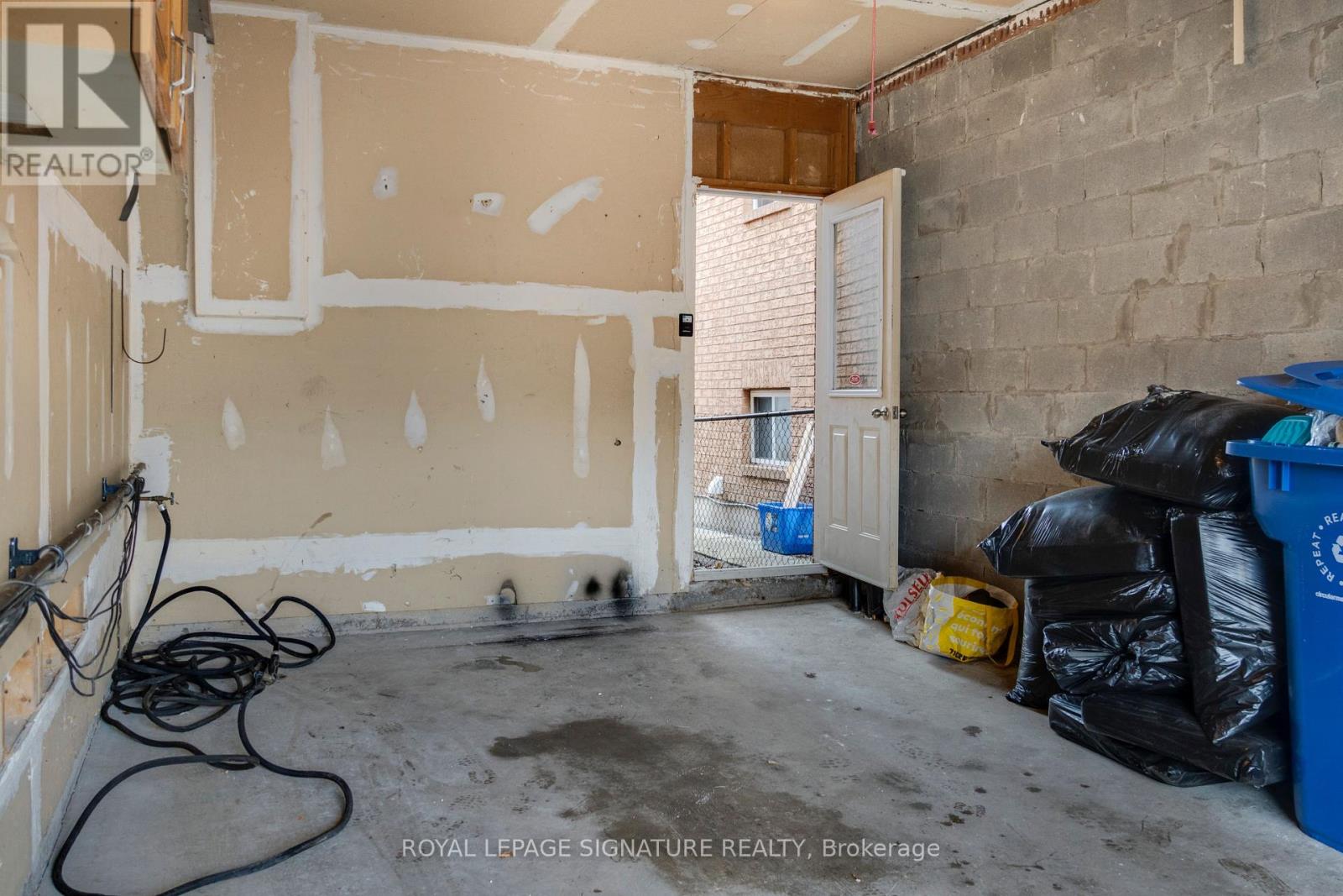 37 Wrendale Crescent, Georgina, Ontario  L4P 4C4 - Photo 38 - N12966790