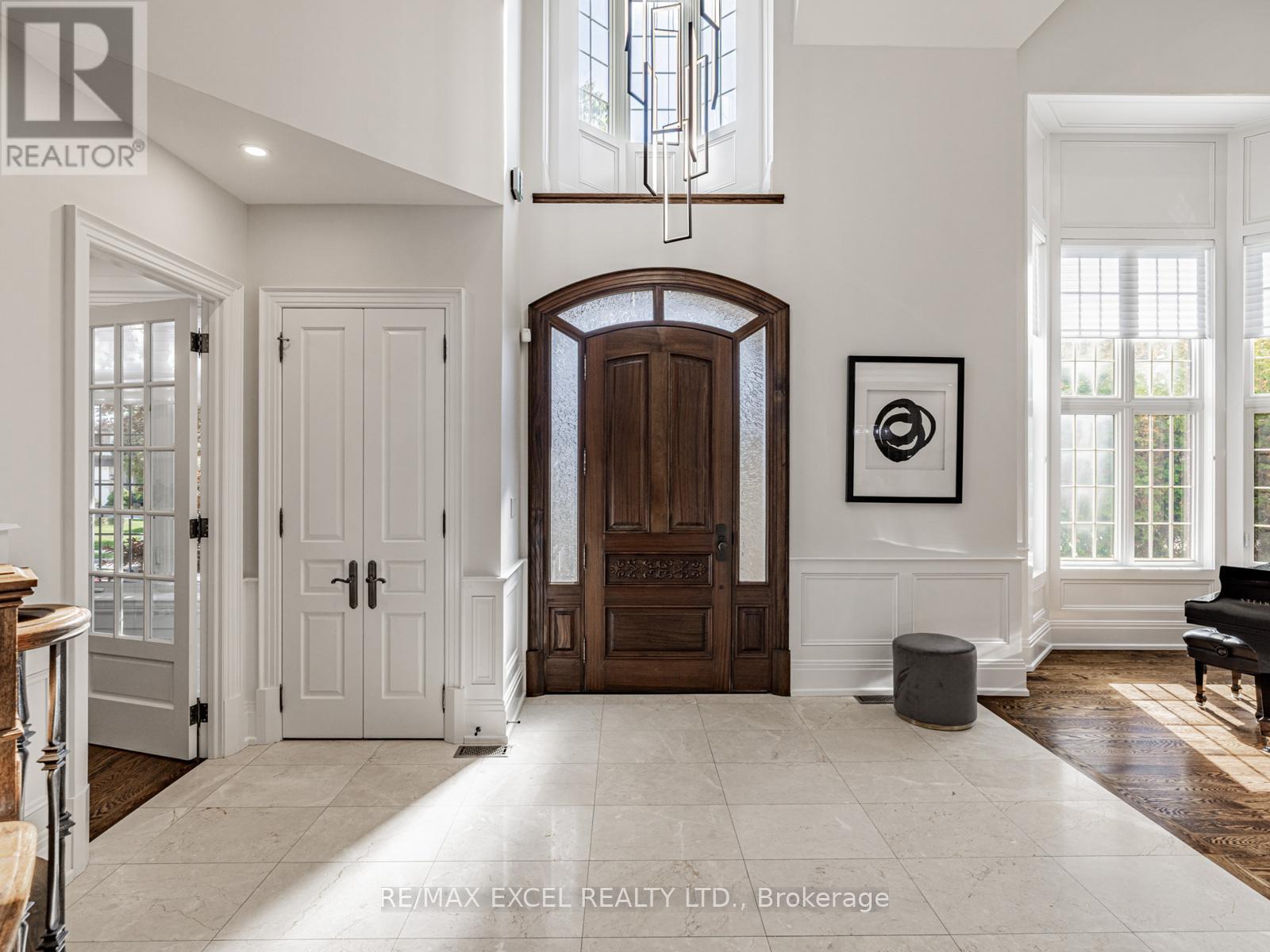 134 Spruce Avenue, Richmond Hill, Ontario  L4C 6W1 - Photo 3 - N12967026