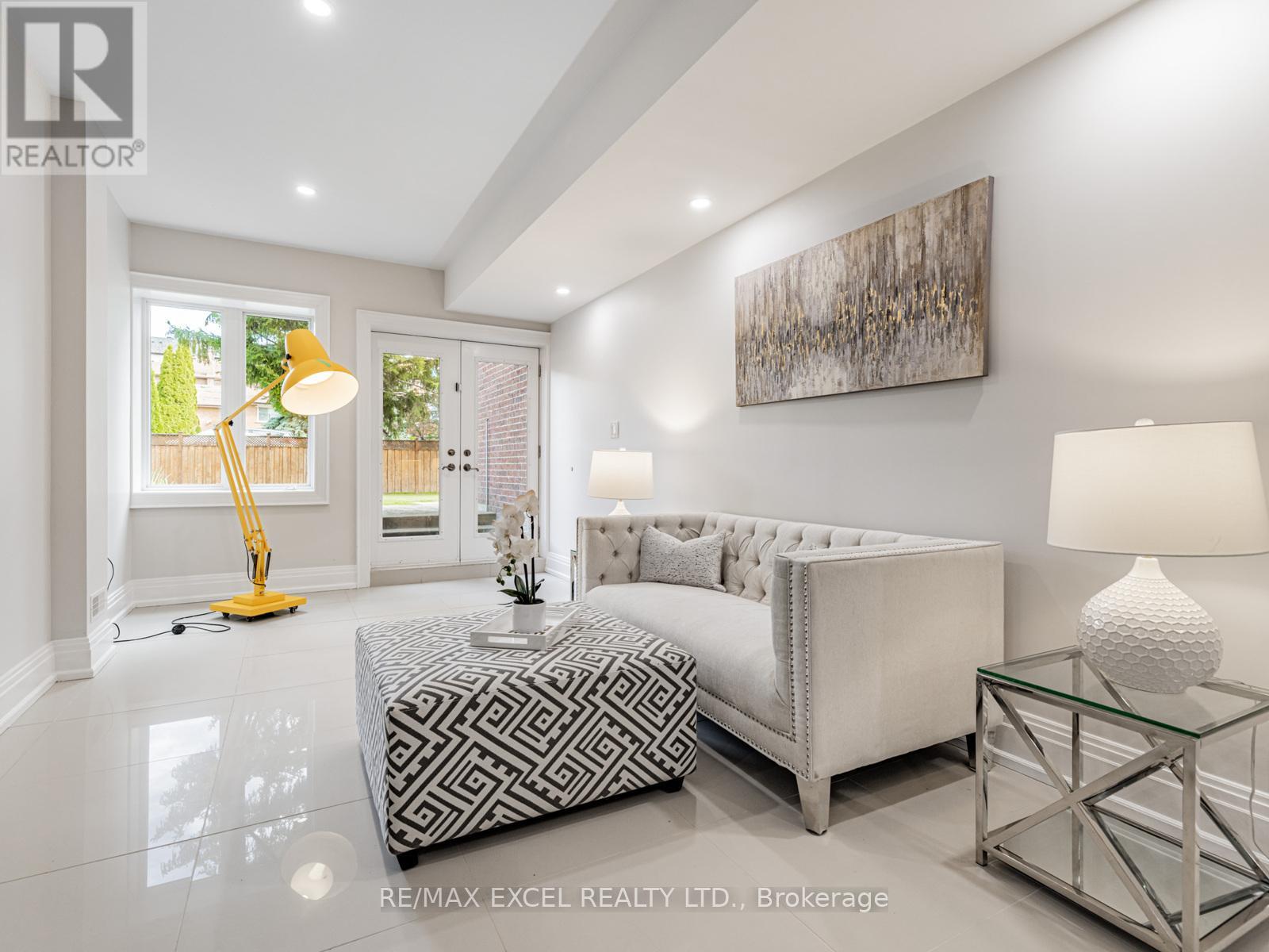 134 Spruce Avenue, Richmond Hill, Ontario  L4C 6W1 - Photo 36 - N12967026