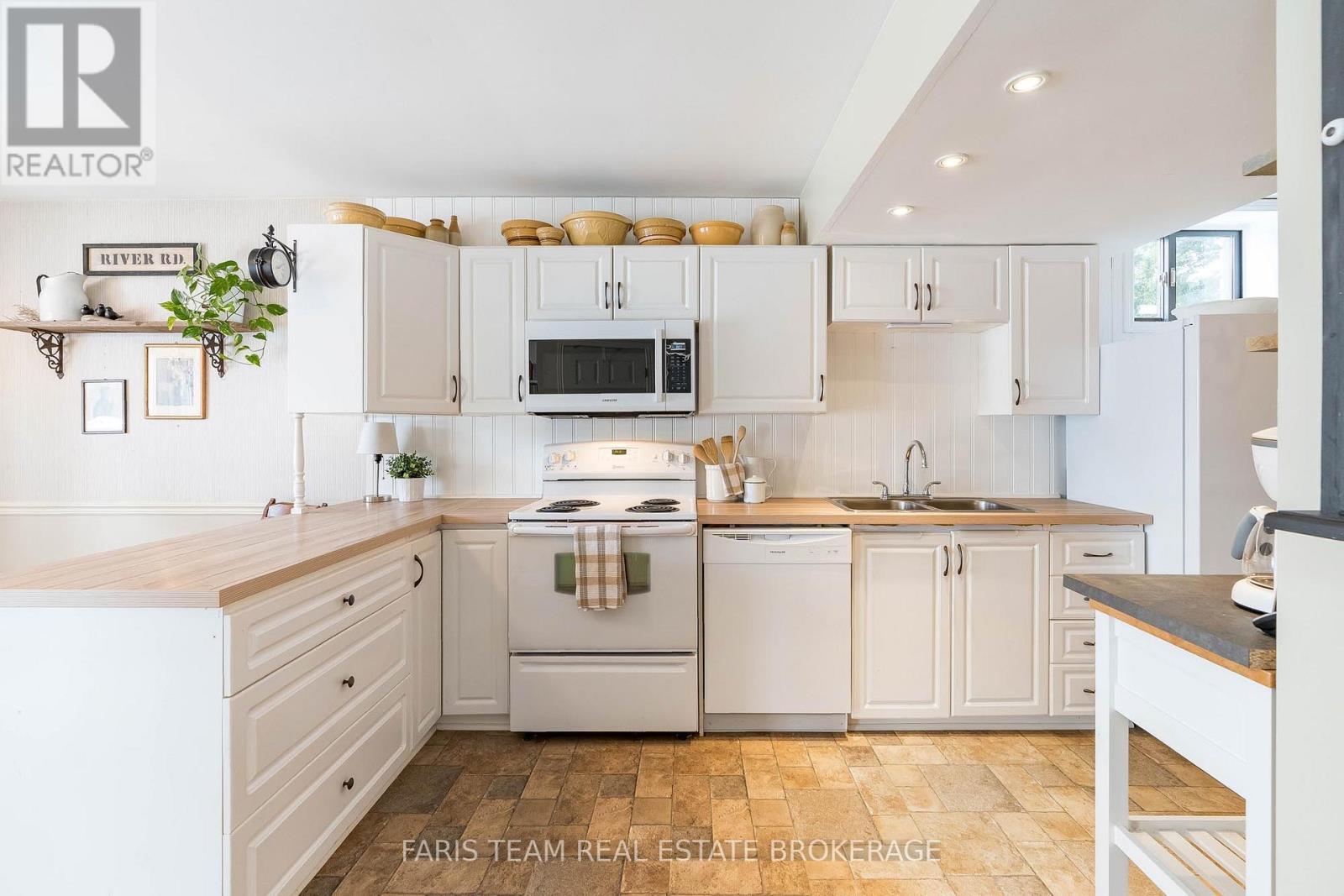 238 Robins Point Road, Tay (Victoria Harbour), Ontario  L0K 2A0 - Photo 34 - S12966870