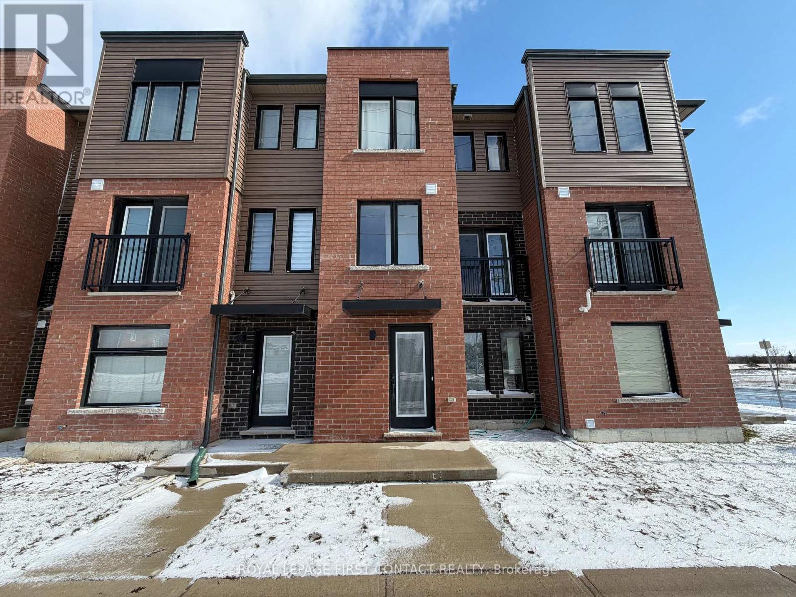 3 FAIRLANE AVENUE, barrie (painswick south), Ontario