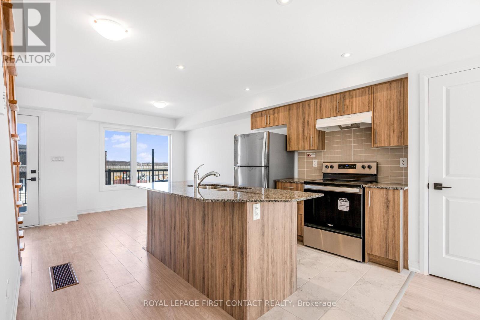 3 Fairlane Avenue, Barrie (Painswick South), Ontario  L9J 0M9 - Photo 4 - S12966974