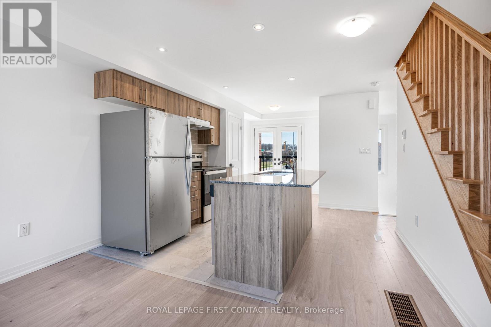 3 Fairlane Avenue, Barrie (Painswick South), Ontario  L9J 0M9 - Photo 5 - S12966974