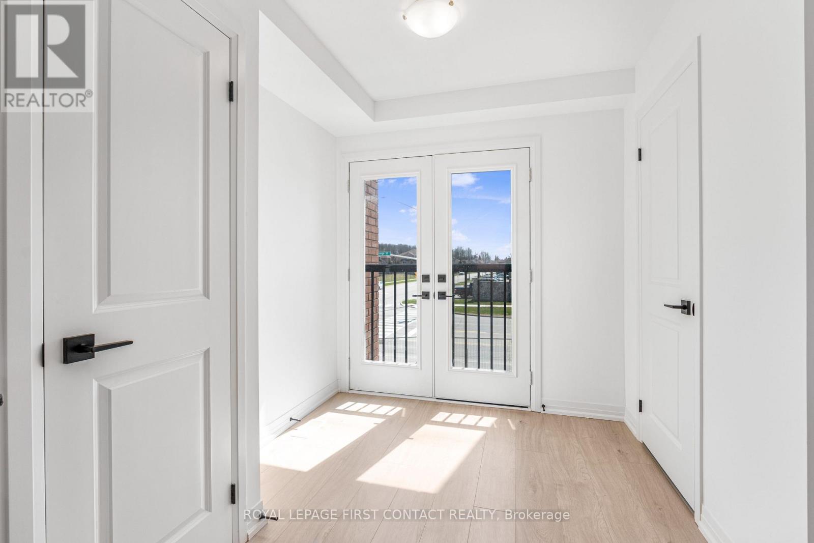 3 Fairlane Avenue, Barrie (Painswick South), Ontario  L9J 0M9 - Photo 7 - S12966974