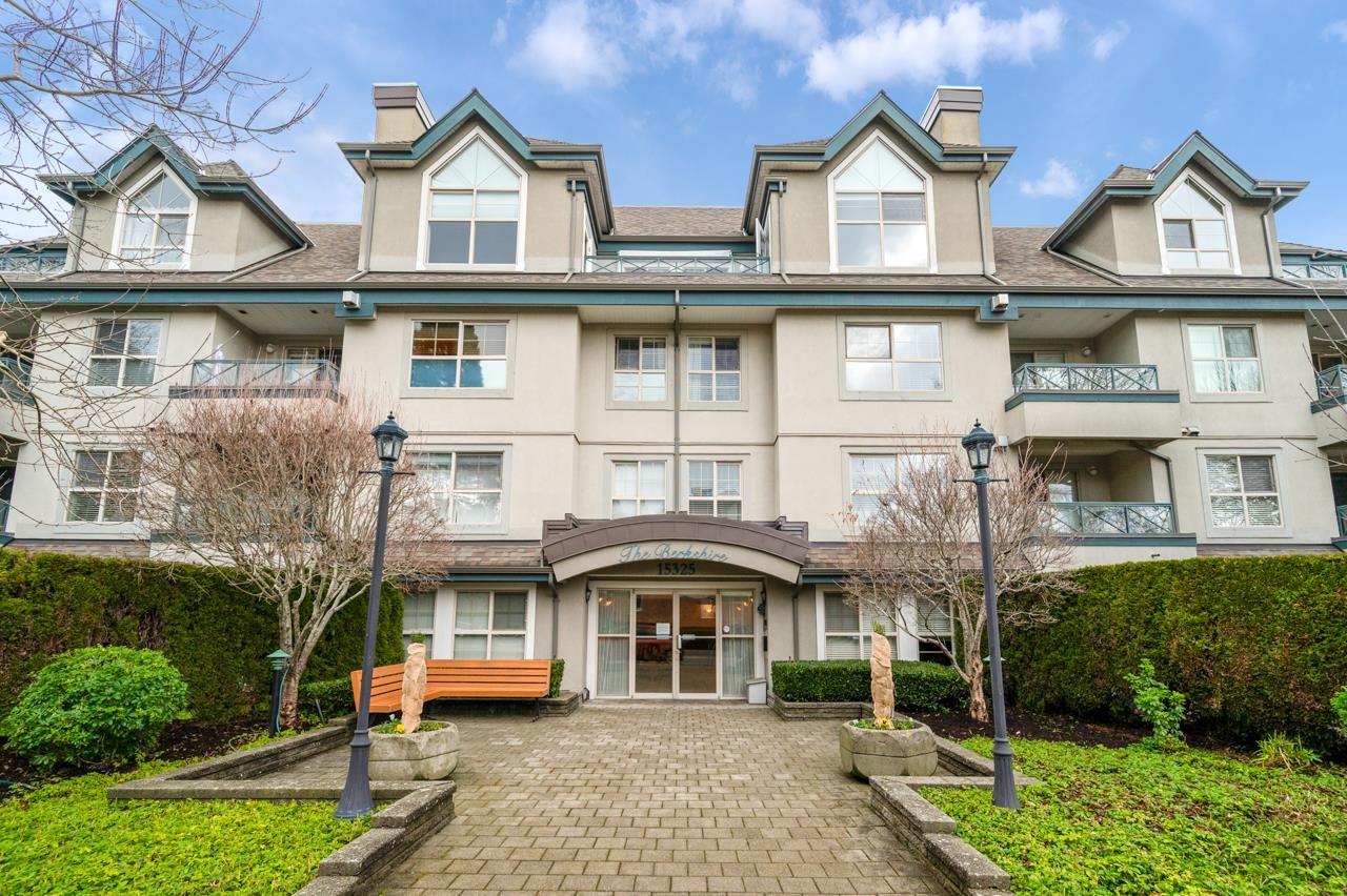 302 15325 17 AVENUE, Surrey, British Columbia