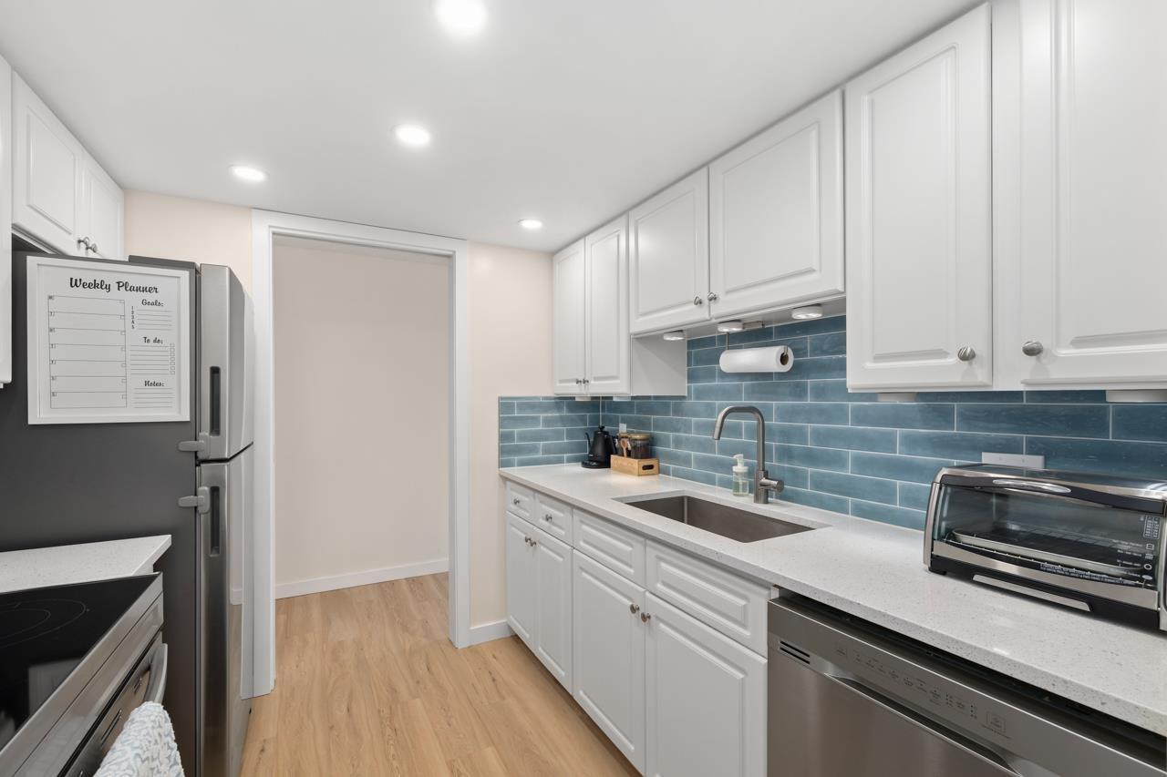 201 1480 Foster Street, White Rock, British Columbia  V4B 3X7 - Photo 15 - R3104453