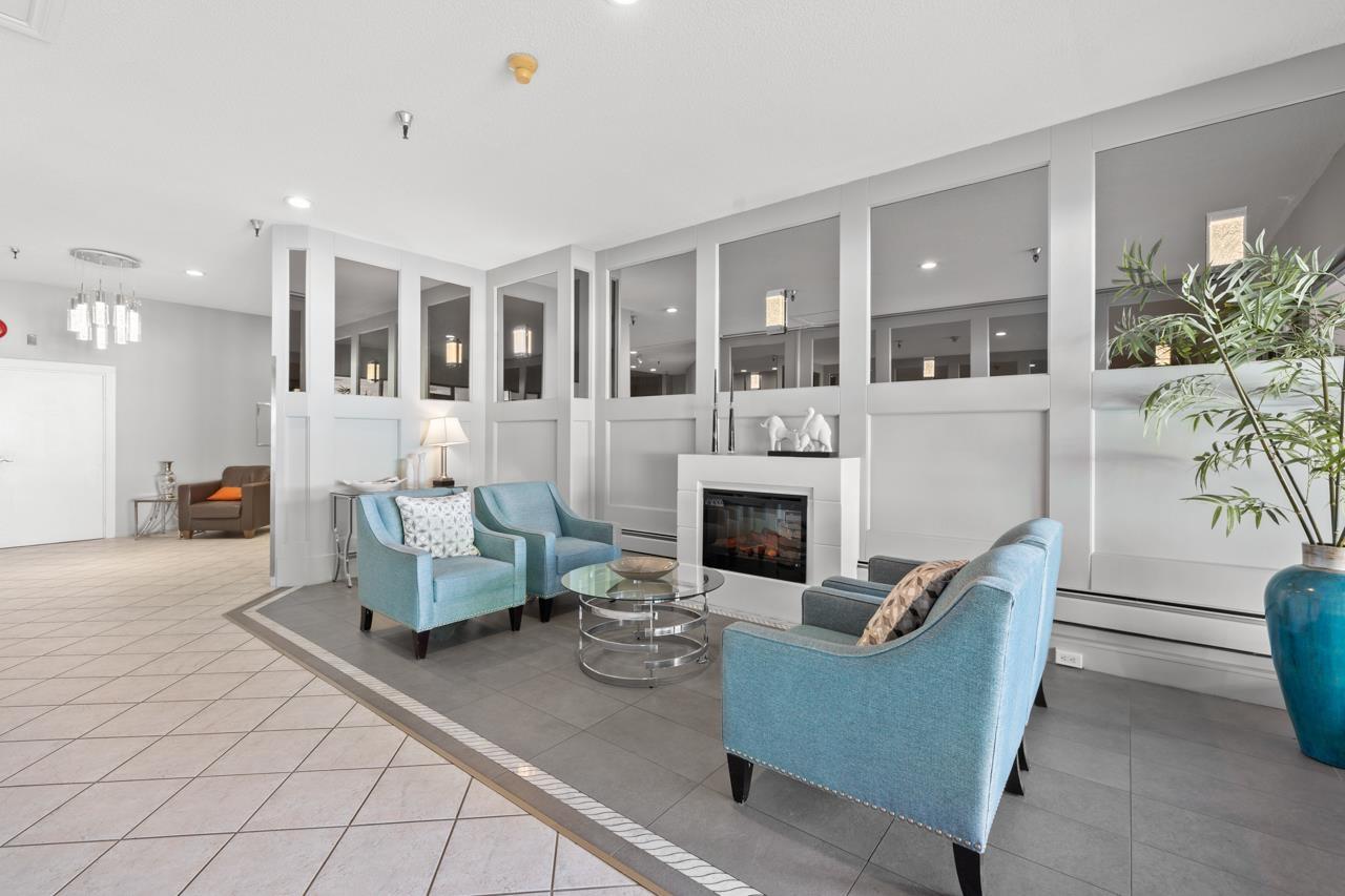 201 1480 Foster Street, White Rock, British Columbia  V4B 3X7 - Photo 3 - R3104453