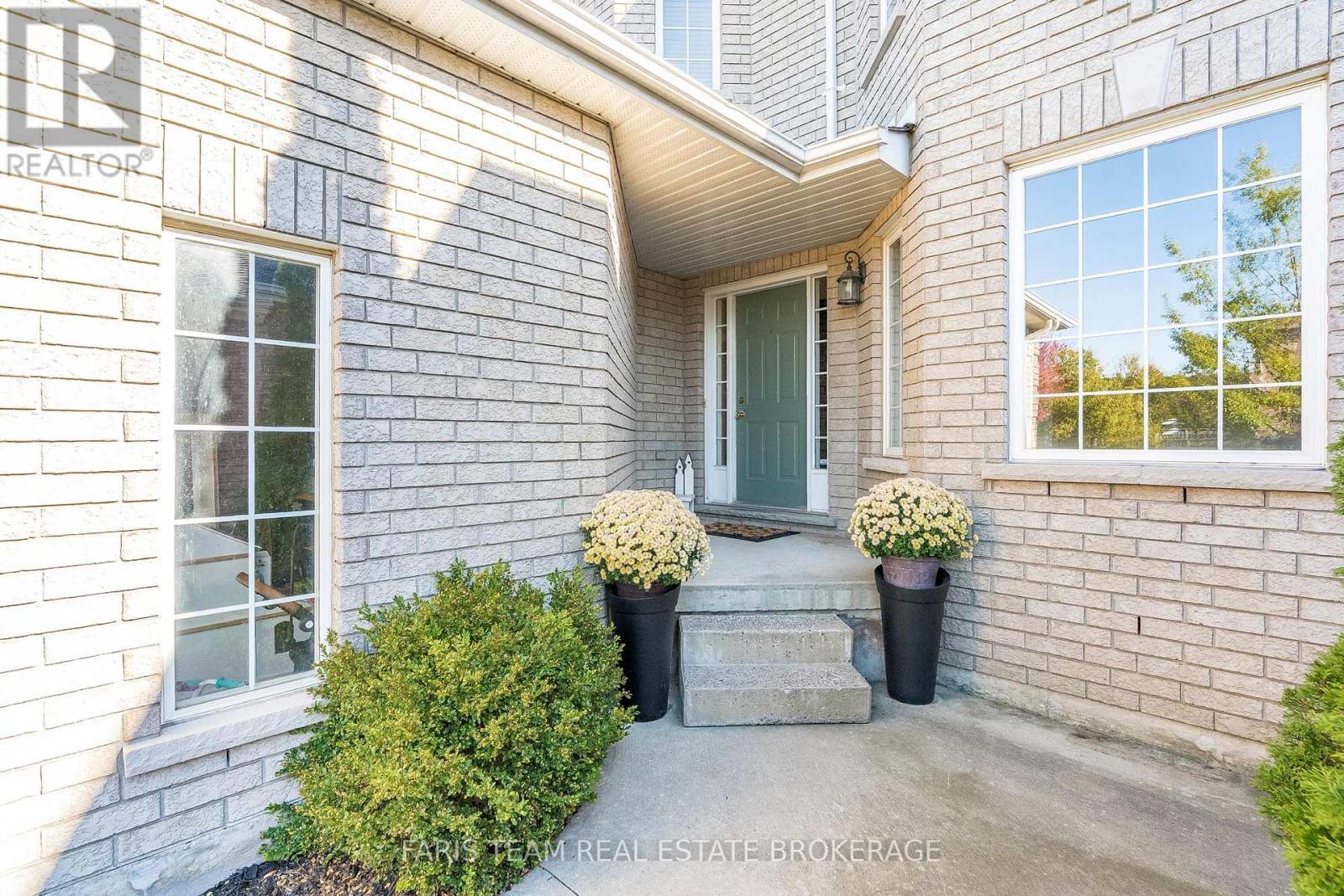 63 Jagges Drive, Barrie, Ontario  L4N 0W8 - Photo 5 - S12708388