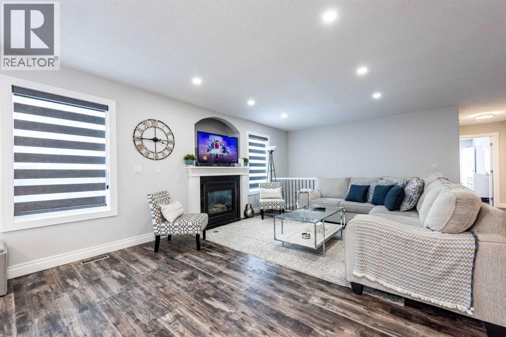 192 Cove Rise Rise, Chestermere, Alberta  T1X 1S7 - Photo 4 - A2299100