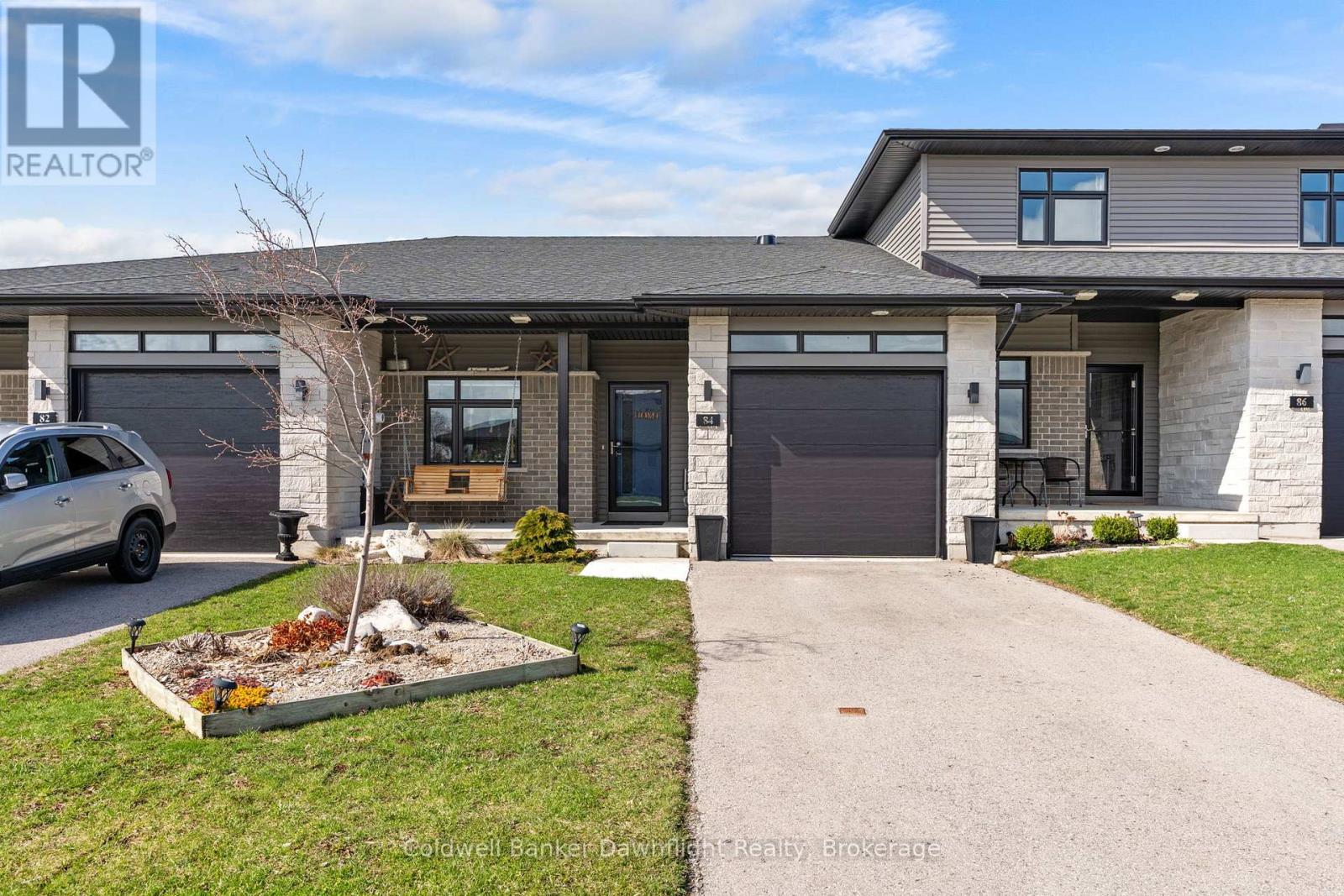 84 Rowe Avenue, South Huron, Ontario N0M 1S1 - Photo 2 - X12748026