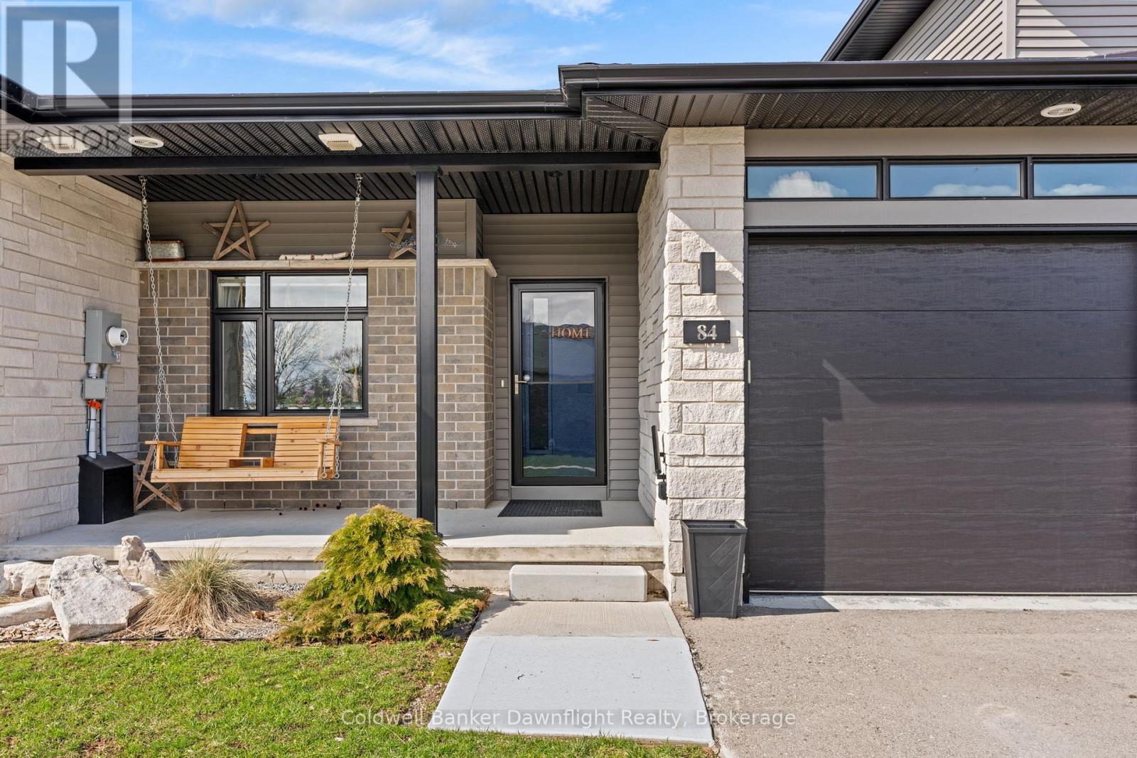 84 Rowe Avenue, South Huron, Ontario N0M 1S1 - Photo 3 - X12748026