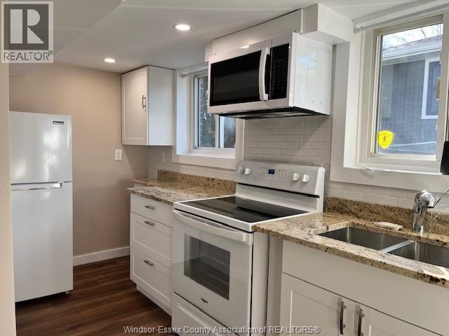 3401 Roxborough Unit# Lower, Windsor, Ontario  N9E 2Z9 - Photo 3 - 26007308