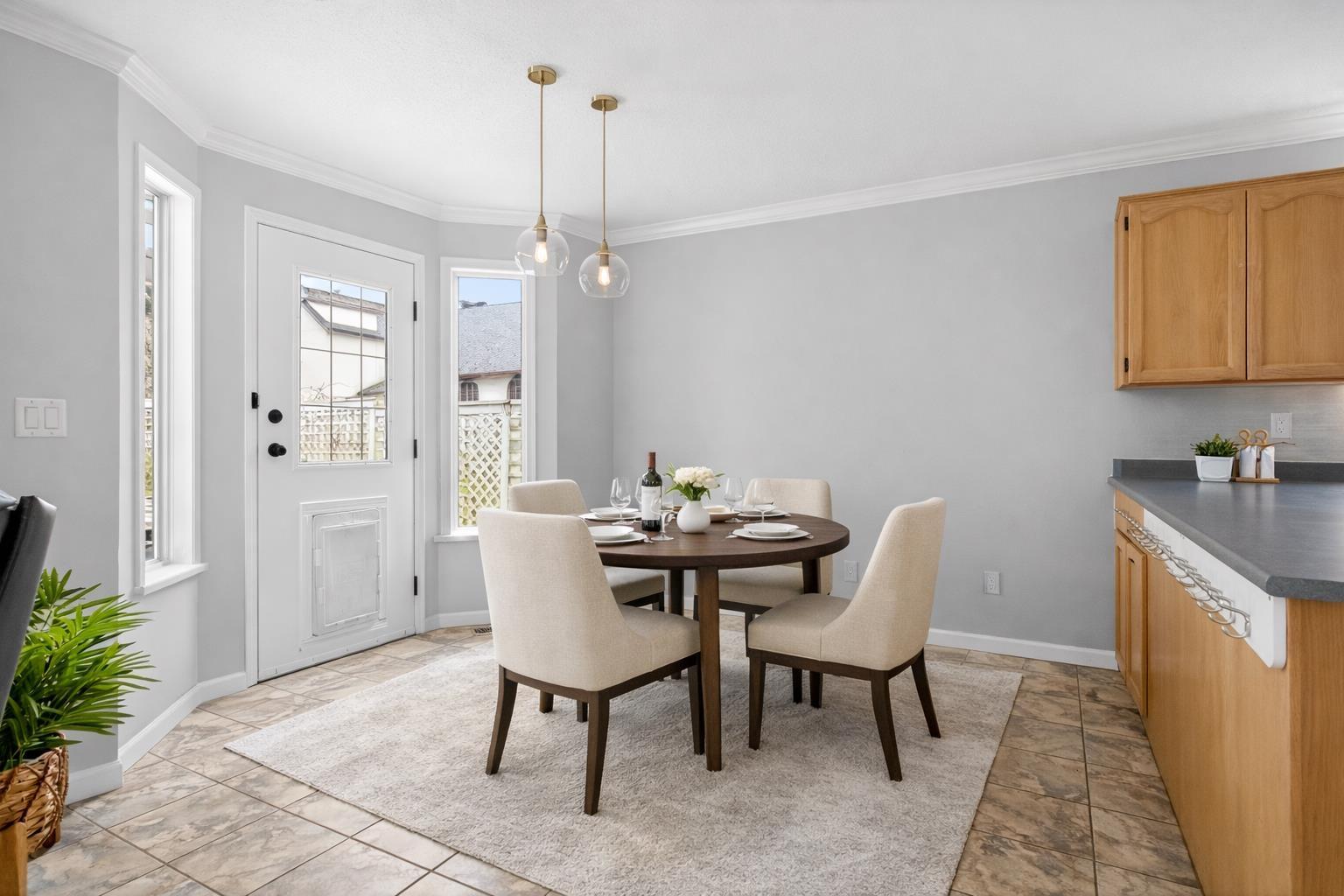 12724 28 Avenue, Surrey, British Columbia  V4A 2P4 - Photo 5 - R3107678