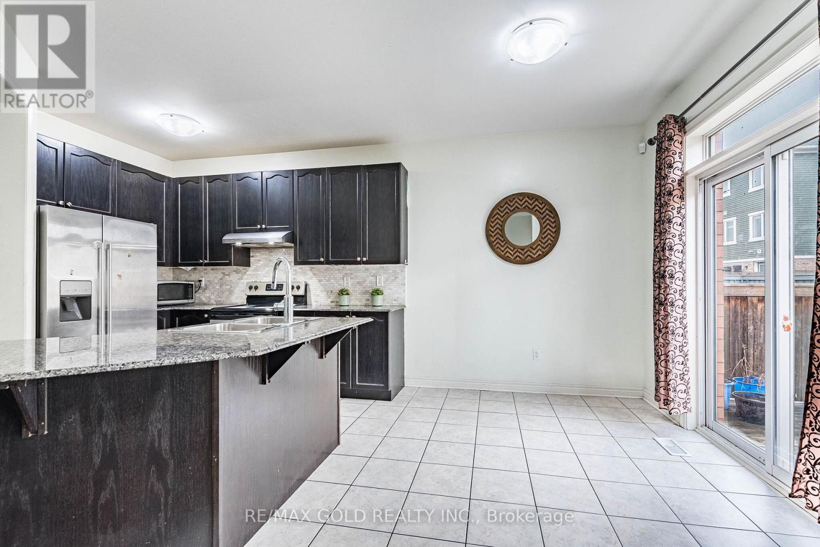 49 Baby Pointe Trail, Brampton, Ontario  L7A 0W3 - Photo 15 - W12966694