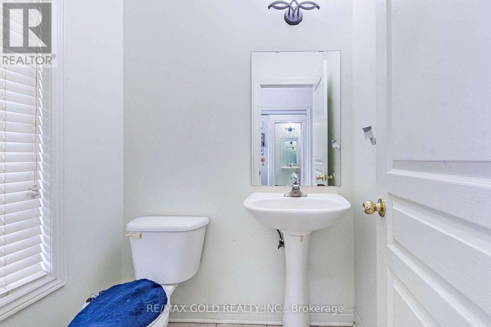 49 Baby Pointe Trail, Brampton, Ontario  L7A 0W3 - Photo 21 - W12966694