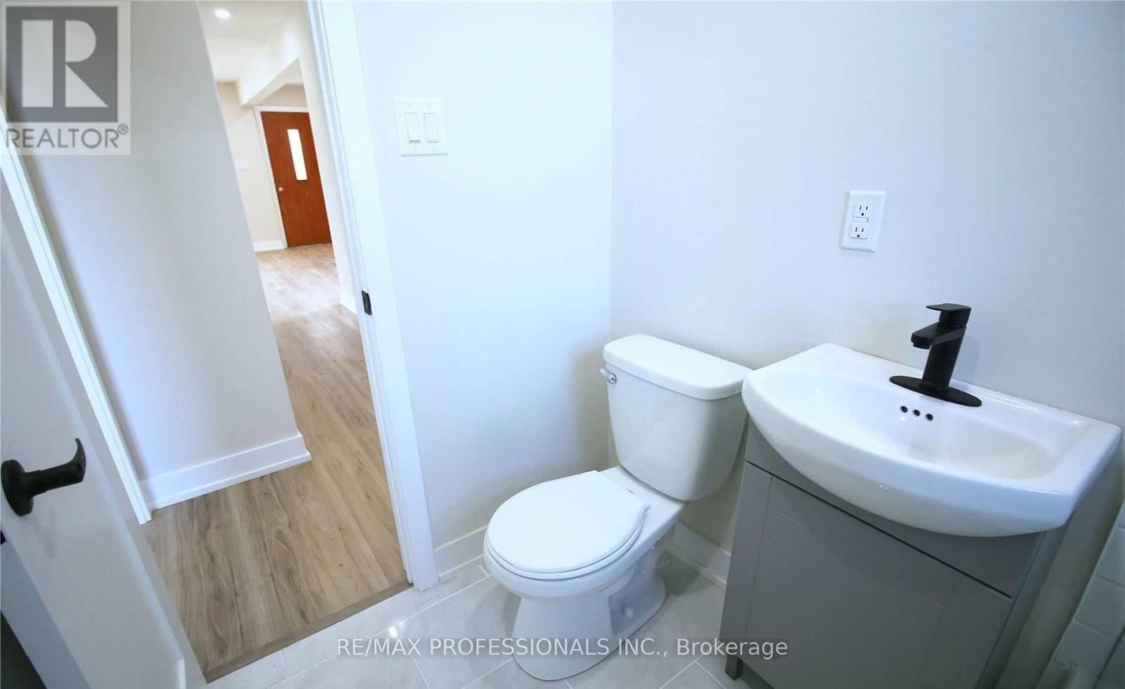 Main - 247 Beta Street, Toronto, Ontario  M8W 4H7 - Photo 10 - W12966750