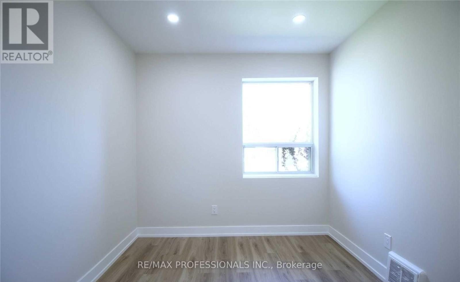 Main - 247 Beta Street, Toronto, Ontario  M8W 4H7 - Photo 12 - W12966750