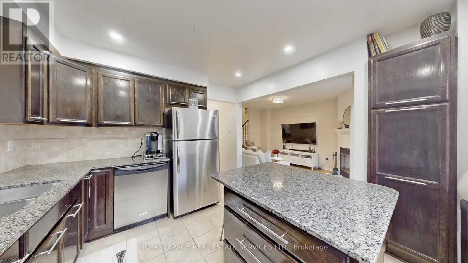 47 Hood Crescent, Brampton, Ontario  L6Y 4S7 - Photo 11 - W12966780