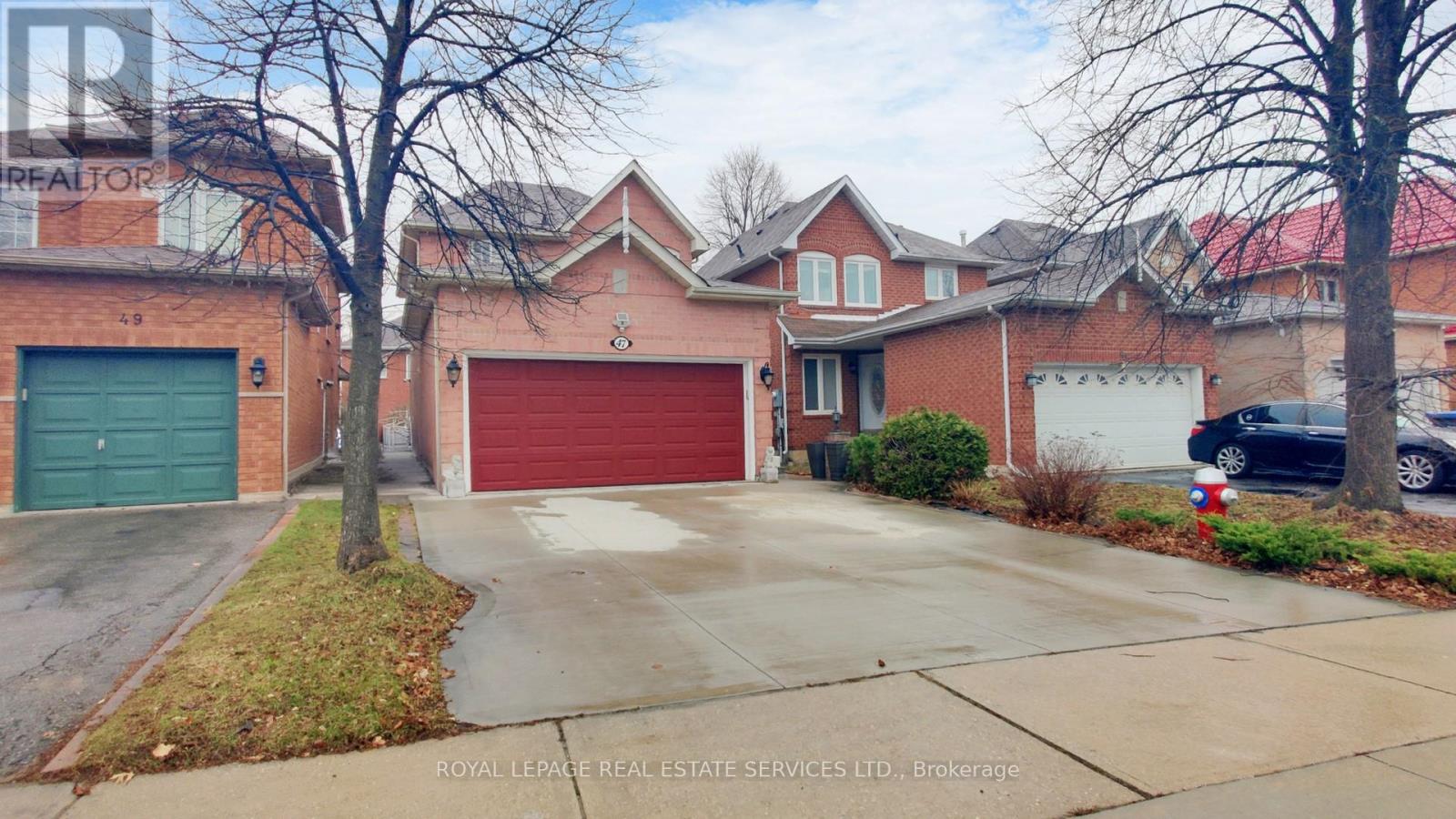 47 Hood Crescent, Brampton, Ontario  L6Y 4S7 - Photo 2 - W12966780