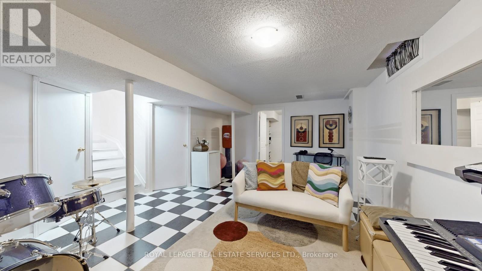 47 Hood Crescent, Brampton, Ontario  L6Y 4S7 - Photo 25 - W12966780